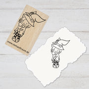 Stempel - Motivstempel - Halloween - Kleine Hexe mit Fledermaus - Stempel Geschenk - DIY Stempel zum Basteln von Karten, Papier, Stoff, Holz